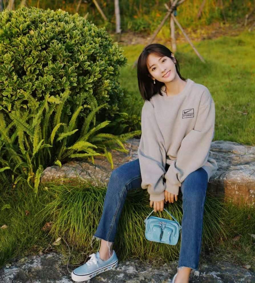 买卫衣不是越贵就越好，注意这5个细节，上身才时髦又显气质