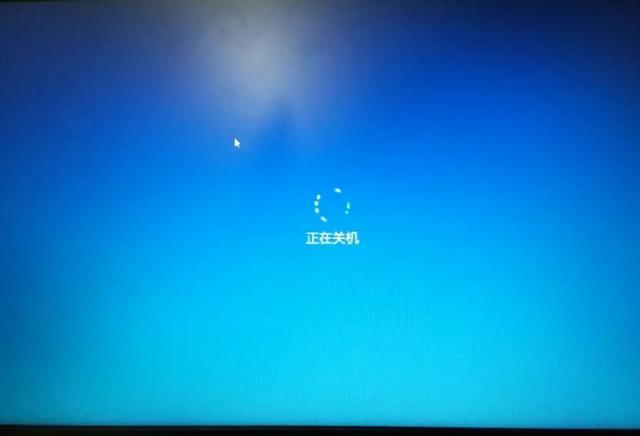 联想笔记本电脑黑屏维修,联想笔记本电脑开不了机修理费用