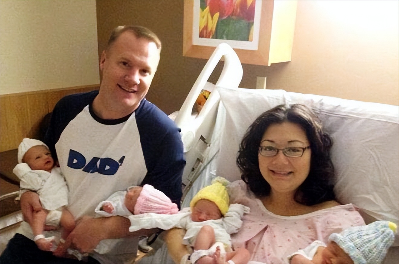 美国产妇生下双胞胎竟是异父同母,美国24岁的女子生下12个双胞胎