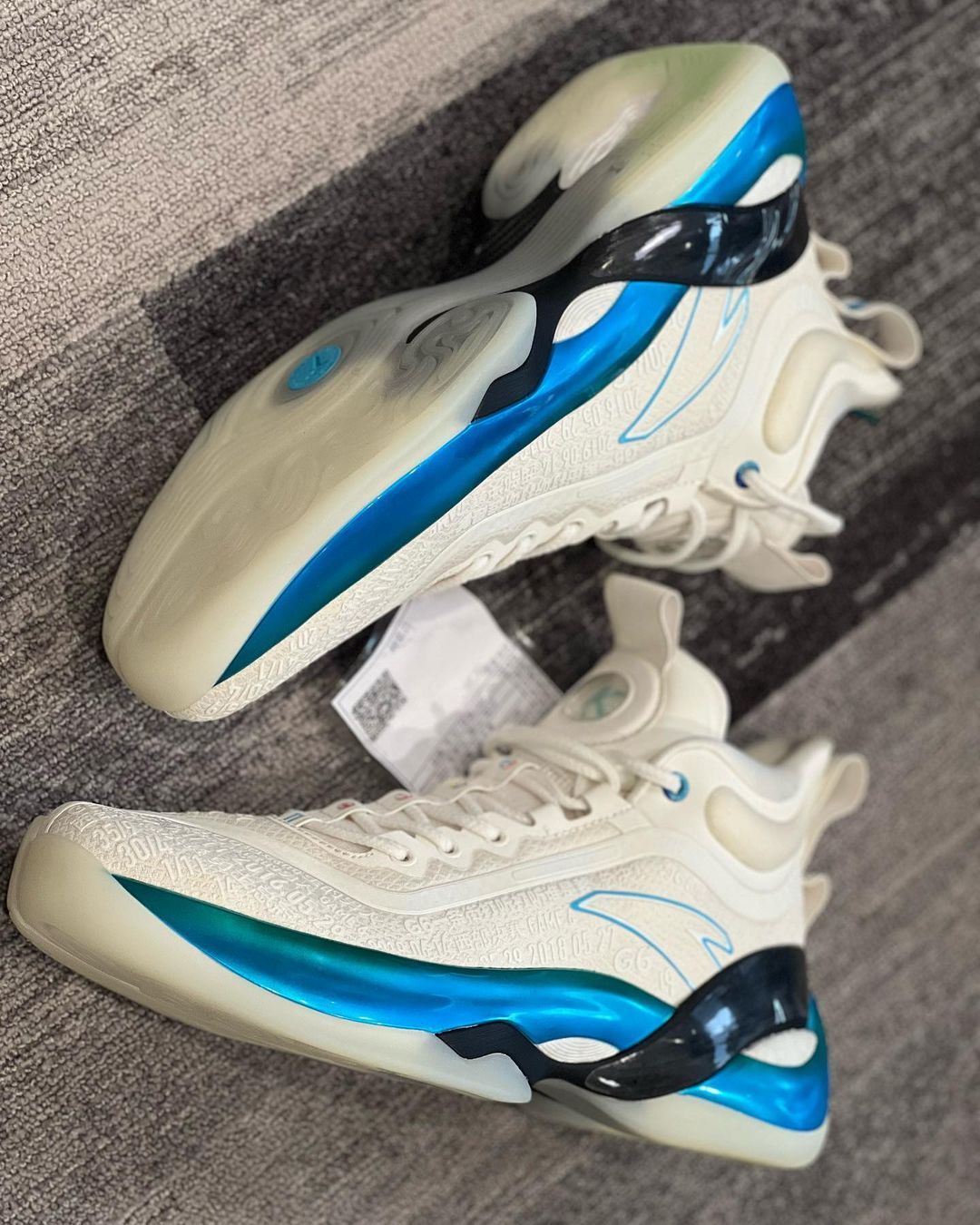 安踏马赫4代新配色和基础款,安踏进击4代鹅黄荧光晨曦红