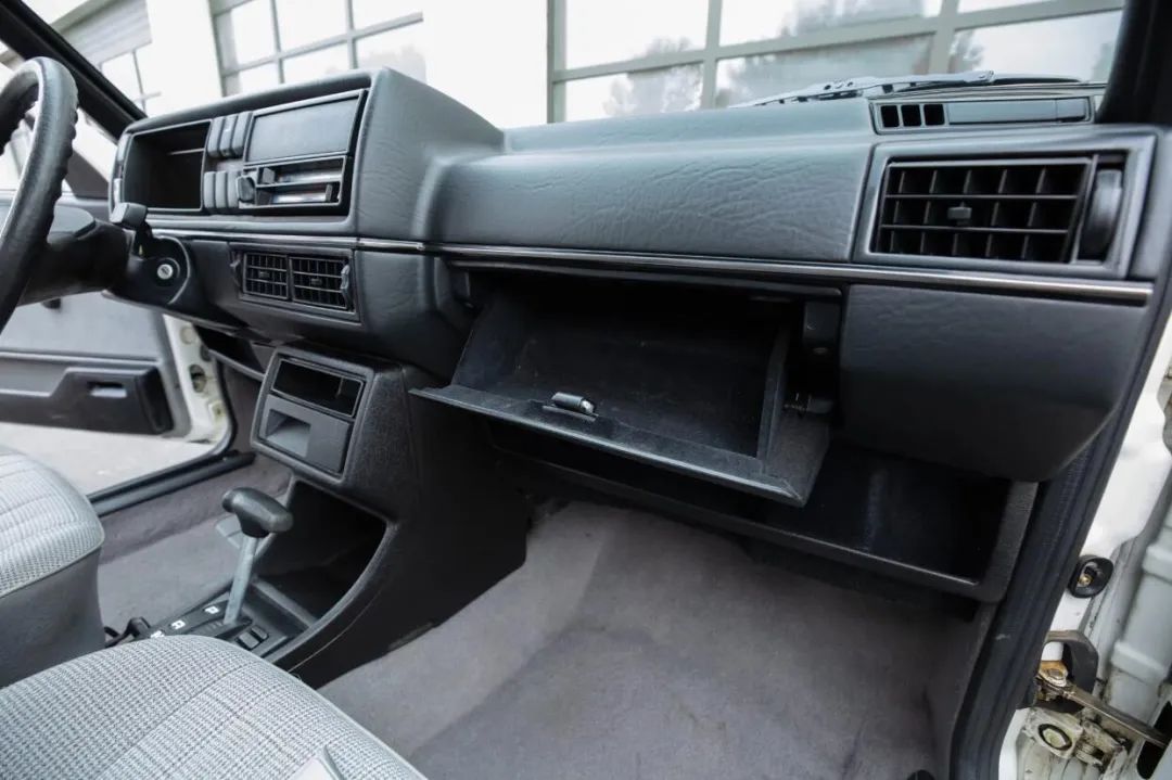 国内少见1989款双门大众捷达