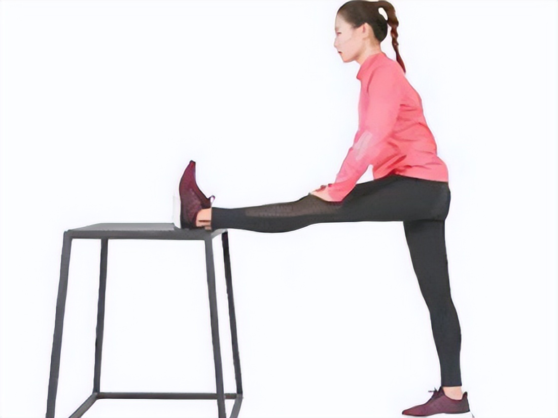 膝关节伸直时咯噔响是怎么回事,膝关节弹响的原因及治疗方法