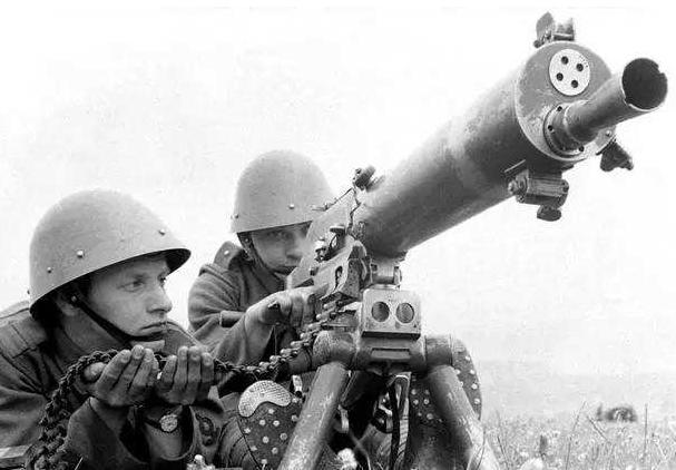 施瓦兹m07重机枪,瘦死的骆驼比马大俄罗斯