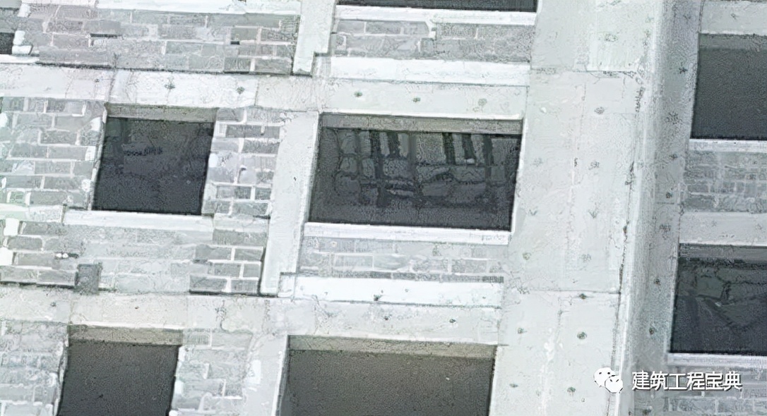 混凝土板裂缝是什么原因造成的,现浇板浇砼后表面裂缝是什么原因