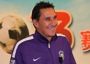 又一次惨败后的中国男足，土帅or洋帅，哪个能带给中国足球曙光？