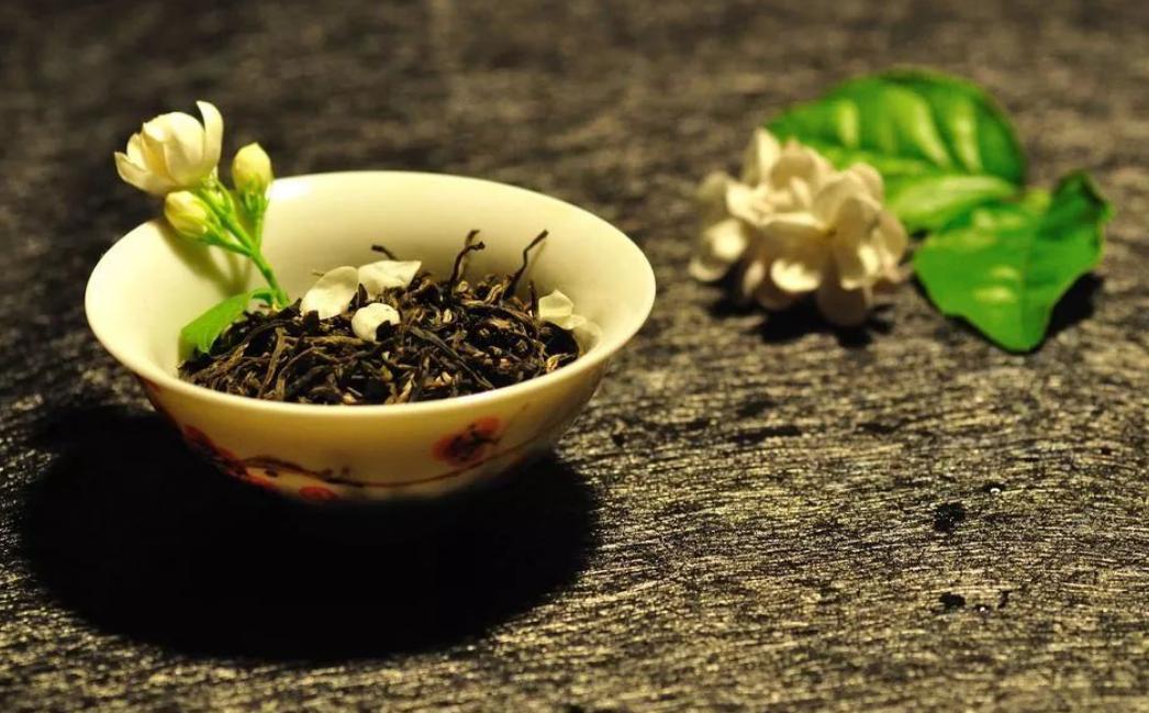 冰箱不是所有茶叶的“避风港”，4种茶叶这样存，留香还不变味