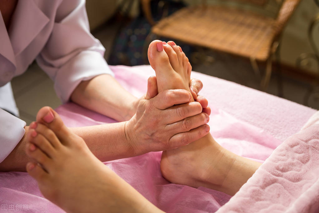 从修脚拔罐、足底保健到足浴养生会所:郑州足疗店的发展变迁