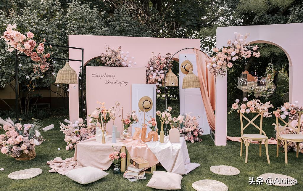 户外低成本婚礼现场布置,户外简单婚礼场地设计