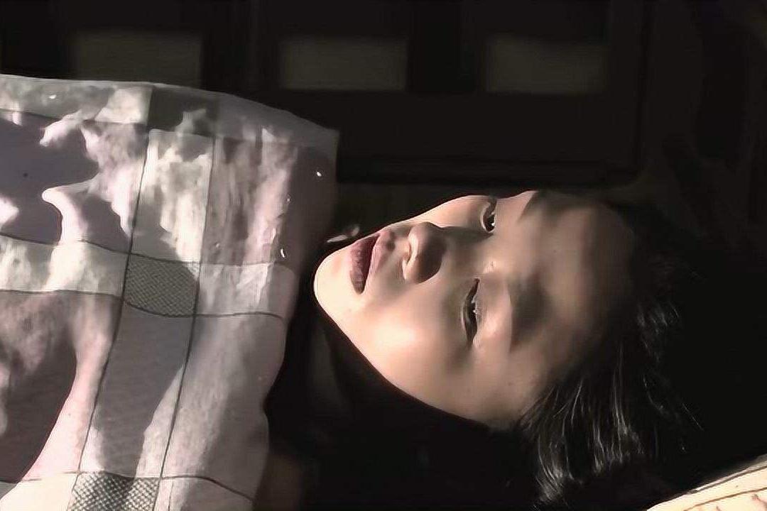 女大学生网恋，对象却是同性？被3000元卖给狗子，还生了一个儿子