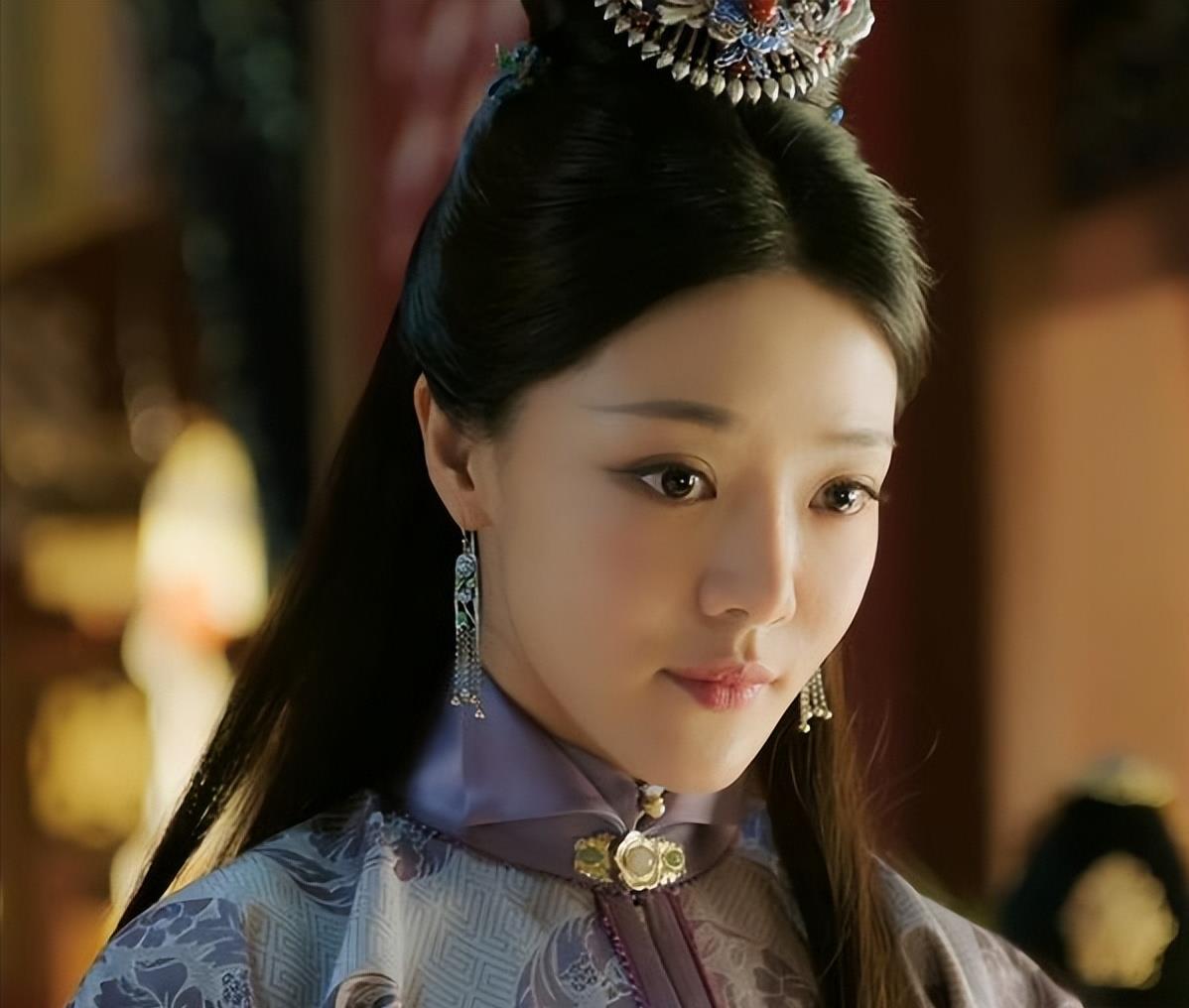 宫女遭遇*暴强**生下太子后,被打入冷宫,去世前对儿子不敢多说一句