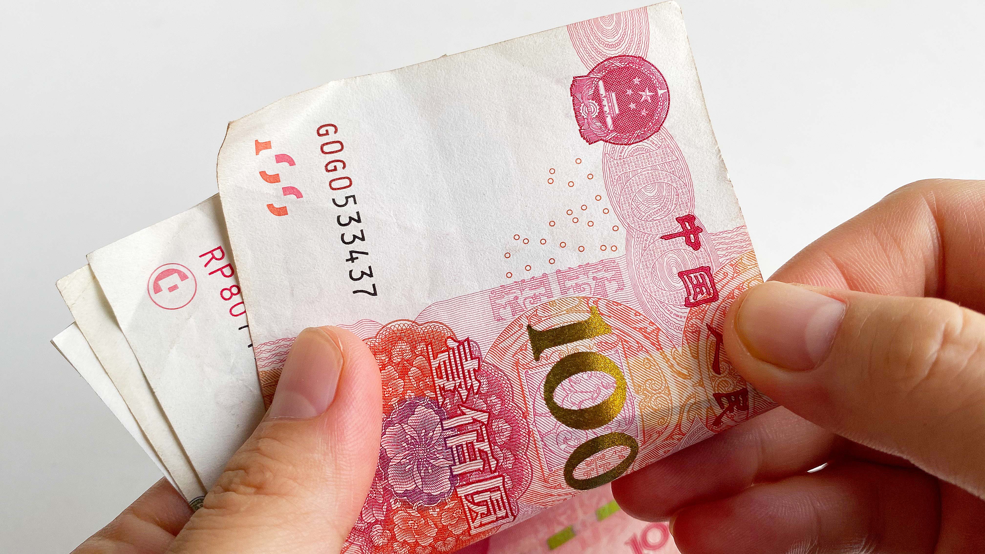 银行取到假钱怎么办,存款时遇到假钱银行怎么处理