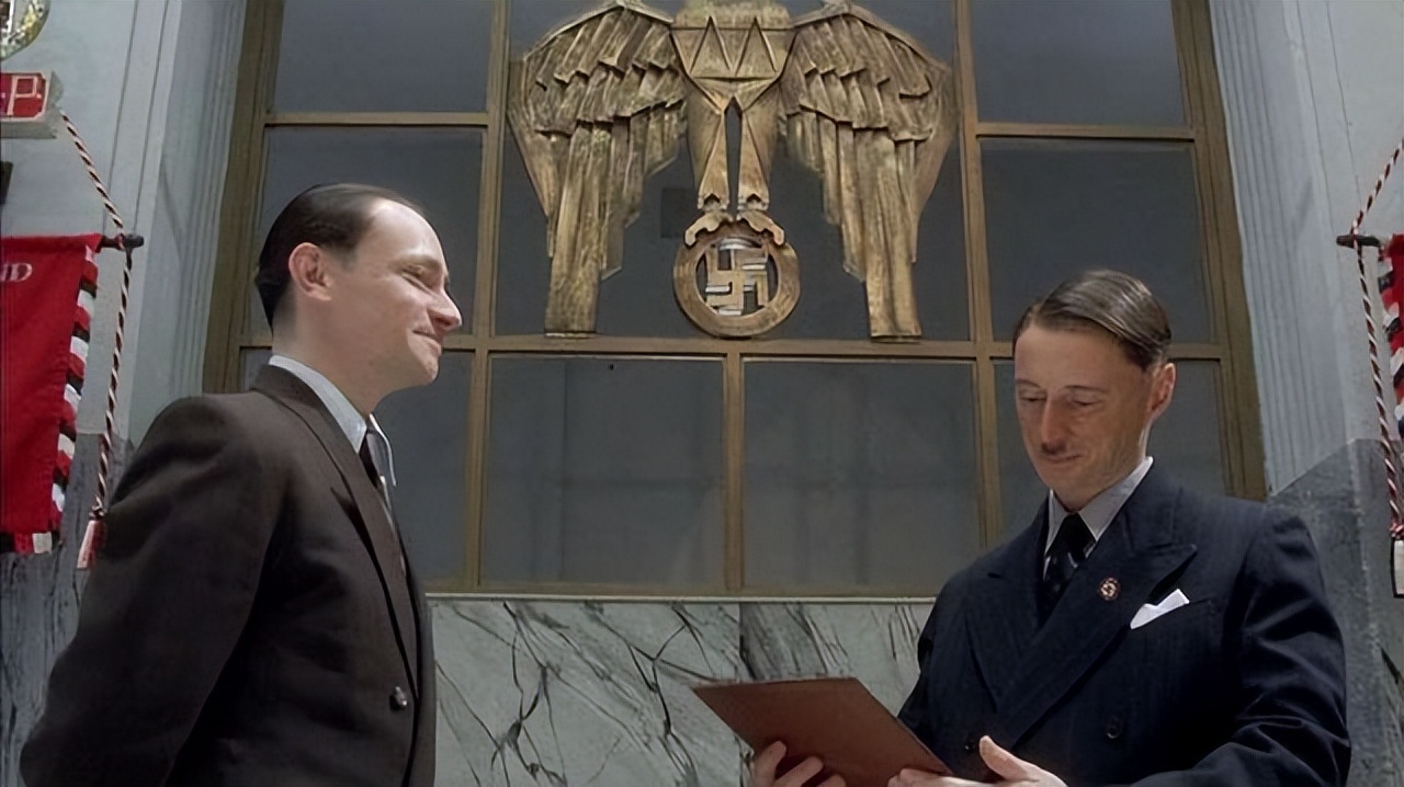 封禁70年，希特勒的《我的奋斗》是本什么样的书？