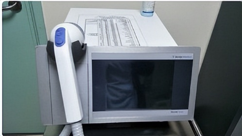 电磁式冲击波治疗中，传输系统对冲击波治疗仪的影响有哪些？