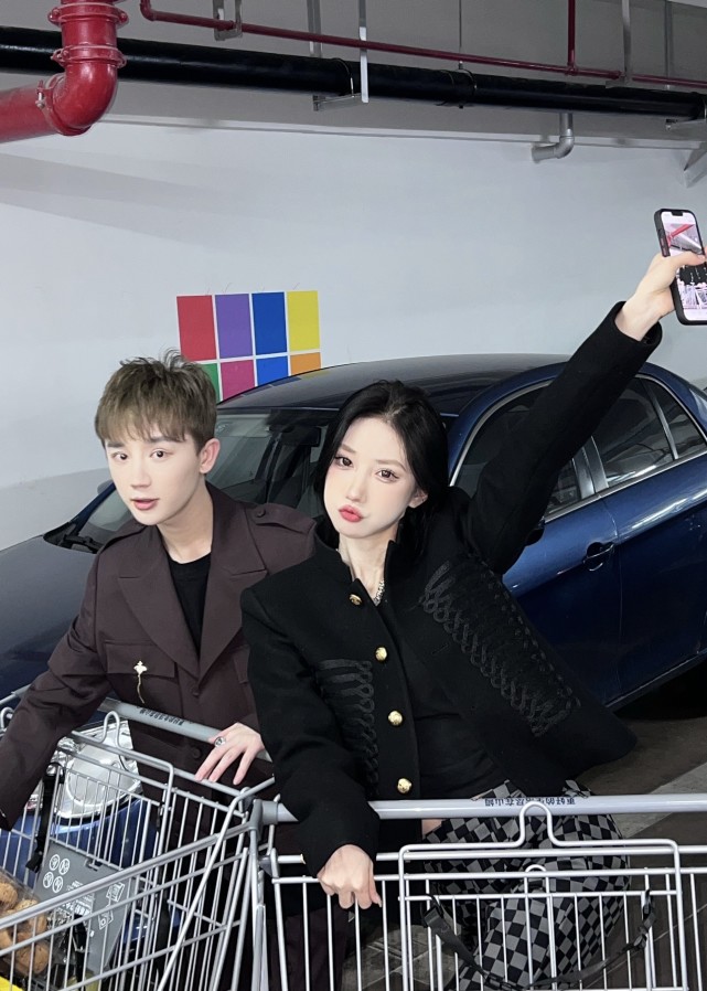 网红薛小婉是哪人,网红薛小婉生日礼物拿到手软