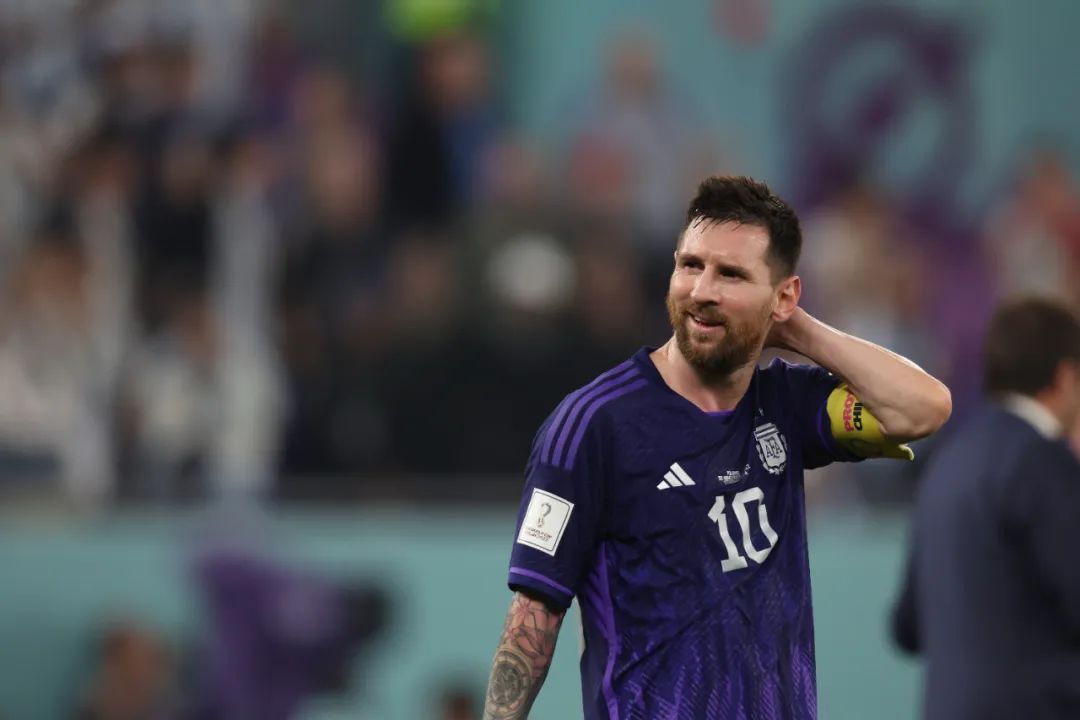 梅西巴萨穿10号球衣,梅西巴黎圣日耳曼球衣10号