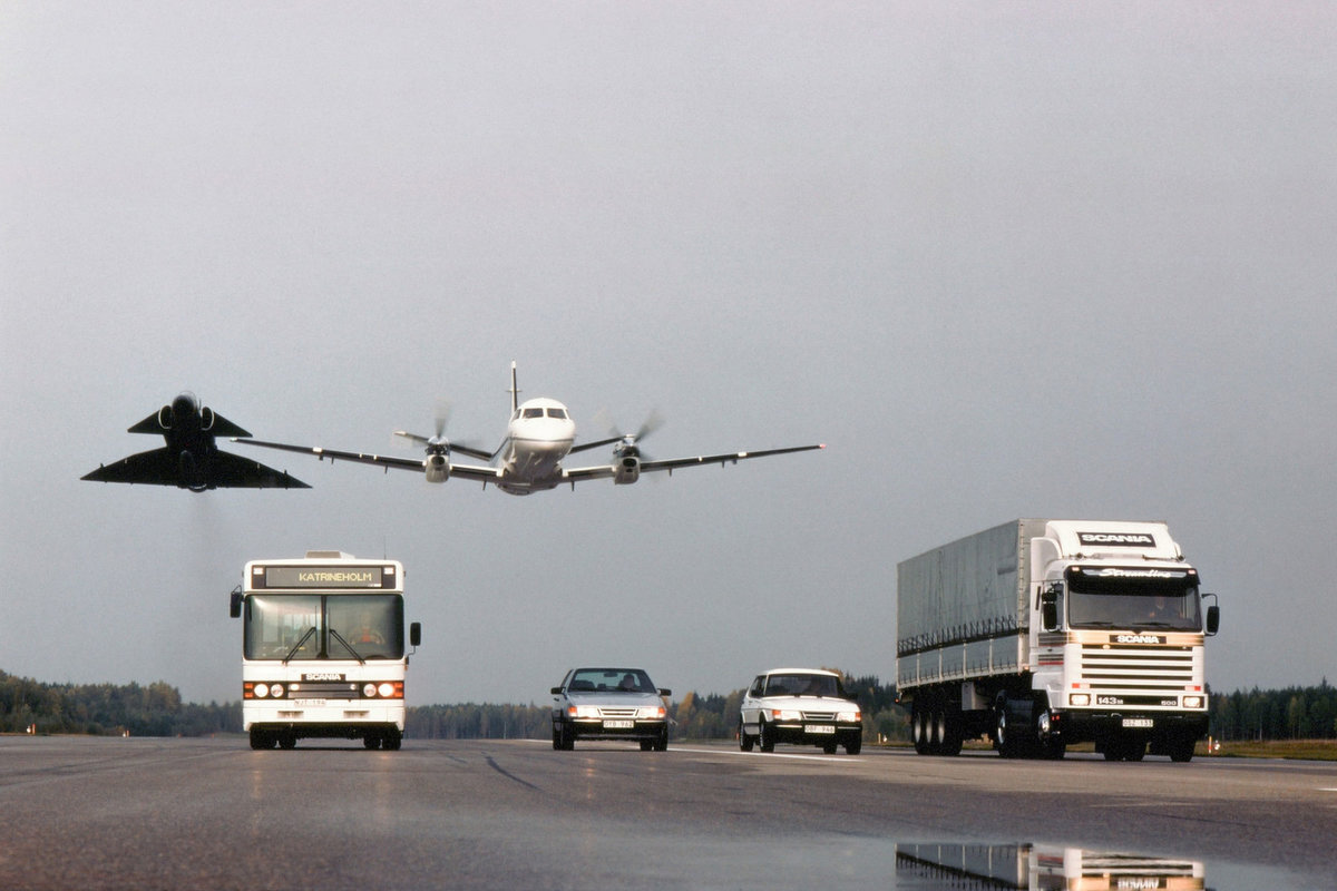 53周岁生日快乐！揭秘斯堪尼亚V8发展史，公路之王如何步步加冕？