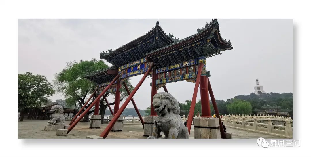 白塔寺是在北海公园里面吗,白塔寺是北海的白塔吗