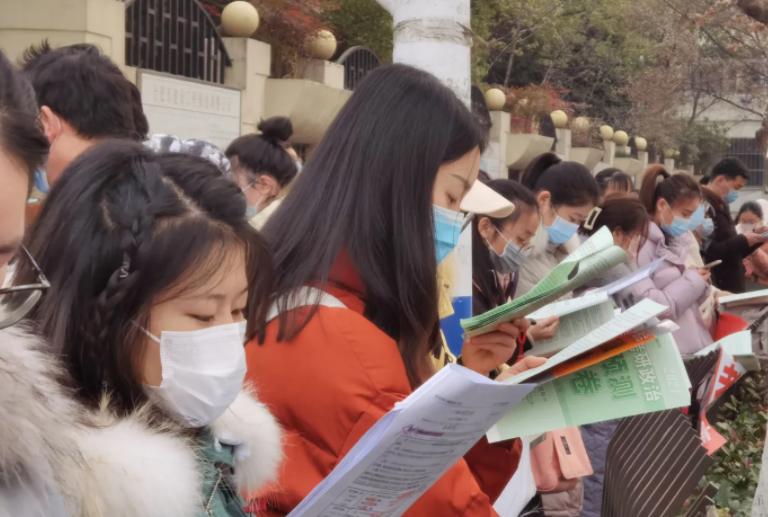 国内读研和新加坡读研哪个更好,考研去国外的建议