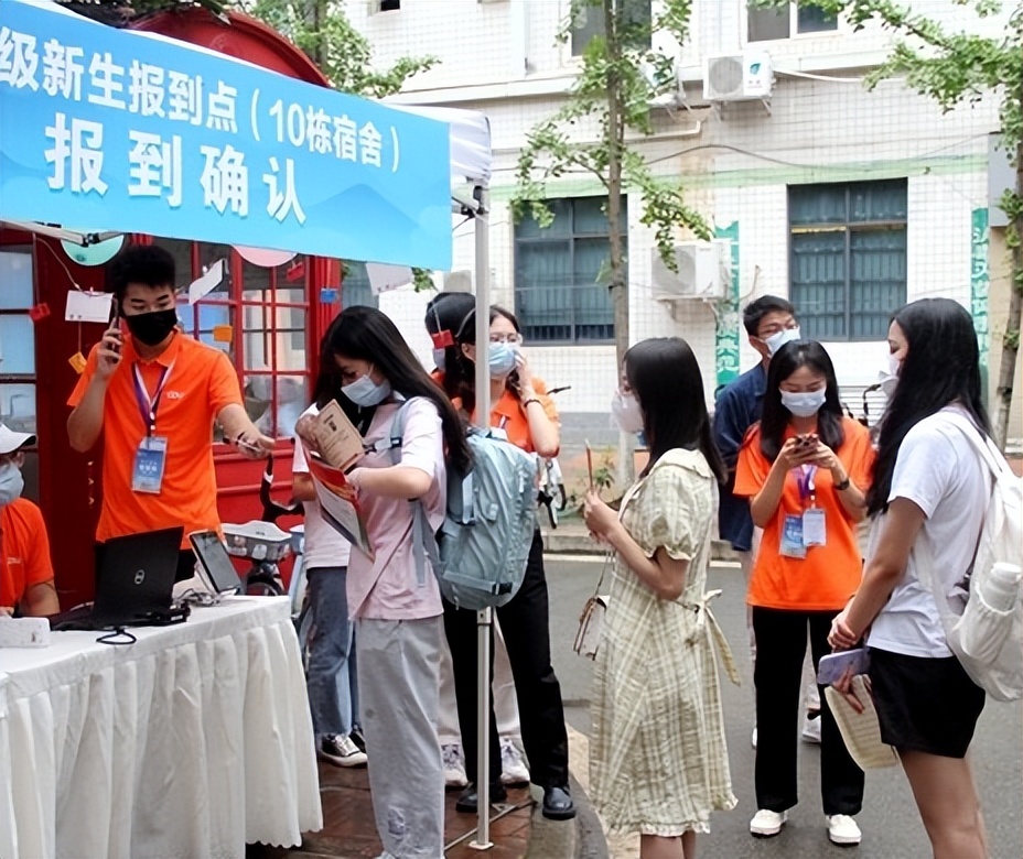 成都大学配享太庙，新生宿舍分配模式火了，我不允许高考生不知道