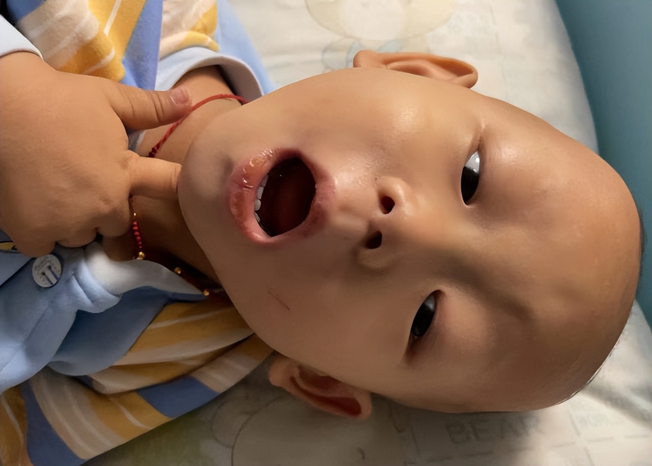 婴儿患癌离世,刚出生的婴儿患癌