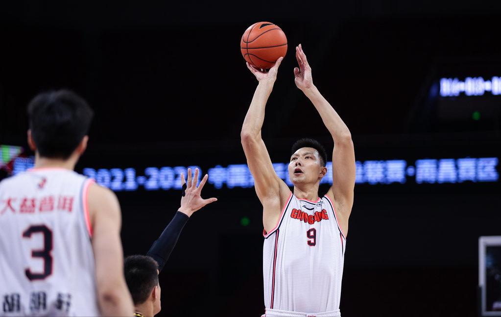 广东队主场讲不出再见,在有限的青春里去一趟广东队主场