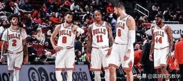 吉布森不满判罚！怒喷裁判、欲冲撞裁判！连吃两T遭遇驱逐