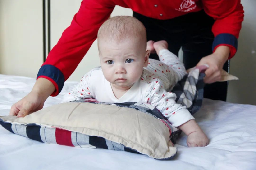 月嫂和育婴师有什么区别,月嫂与育婴师的区别在哪