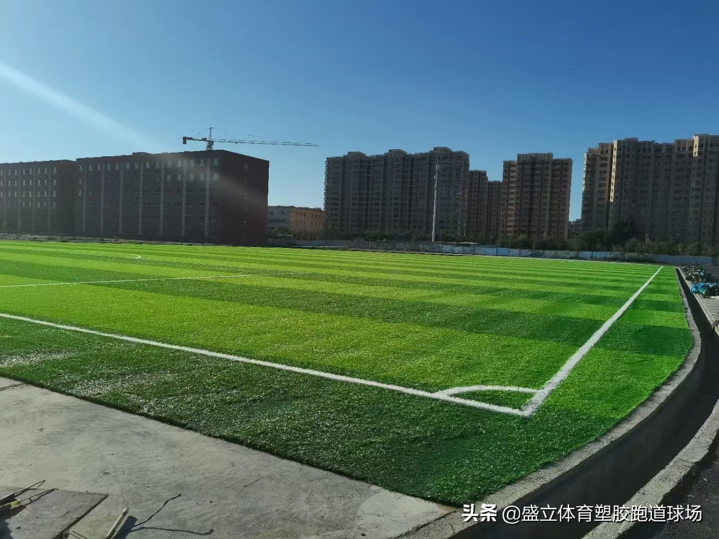 武威足球场人造草坪批发价,室外人造草坪足球场造价