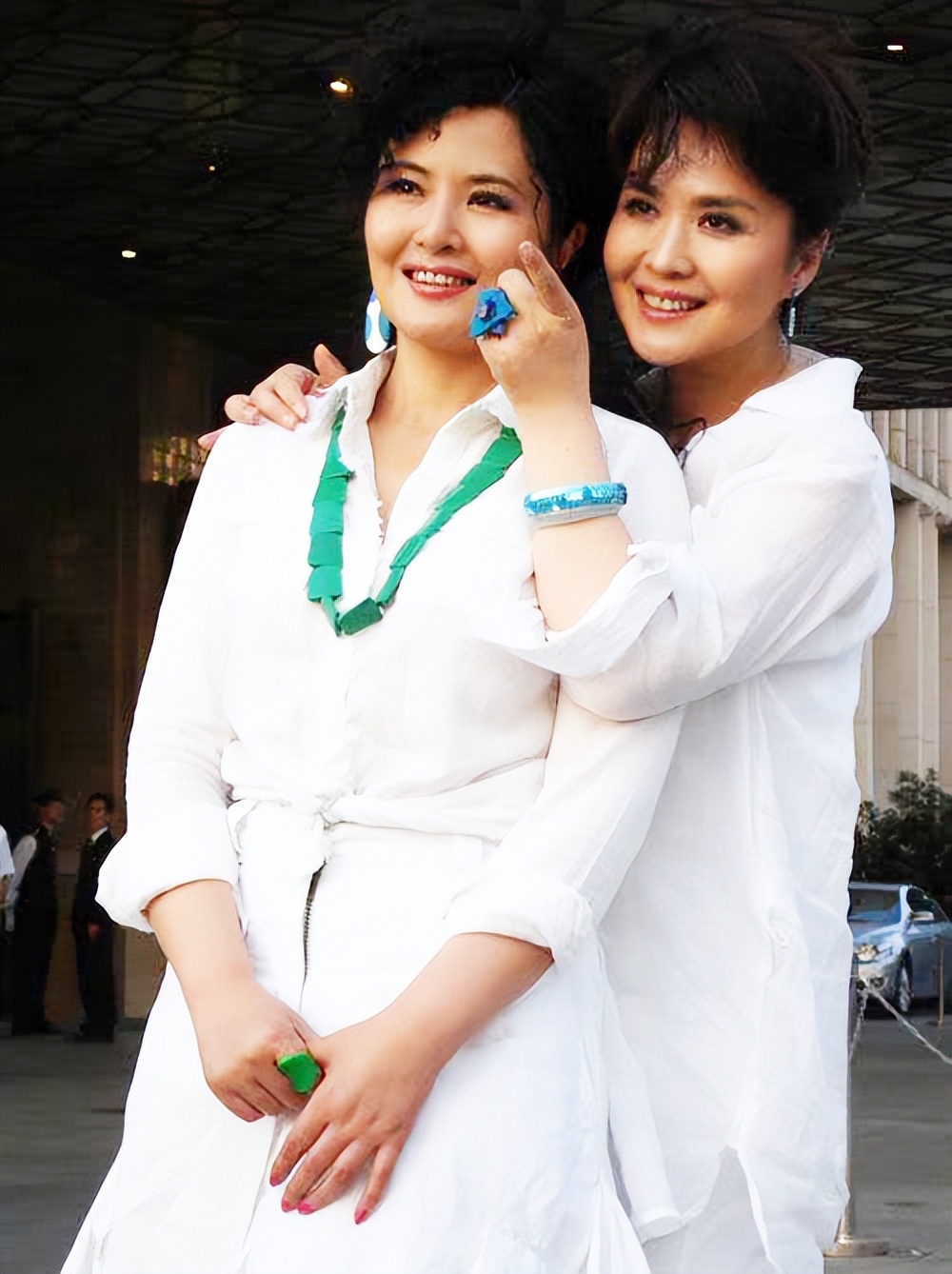 内地8对“影视姐妹花”：一样的美丽有名，命运却截然不同