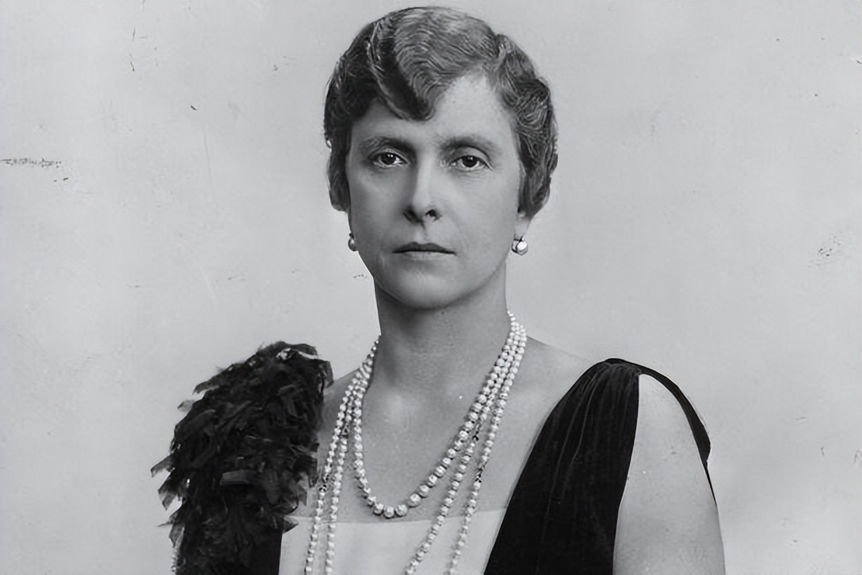 菲利普亲王的苦命母亲,菲利普亲王苦命却伟大的母亲