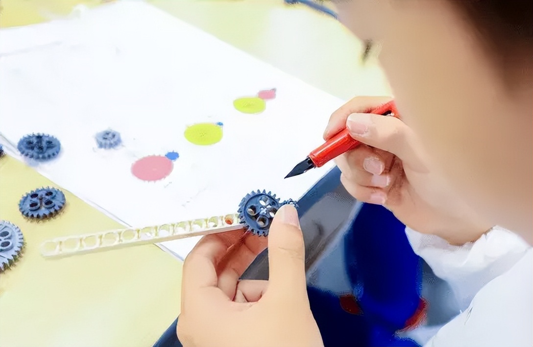 六年级英语线上线下教学衔接计划,书法线下培训班和线上教学哪个好