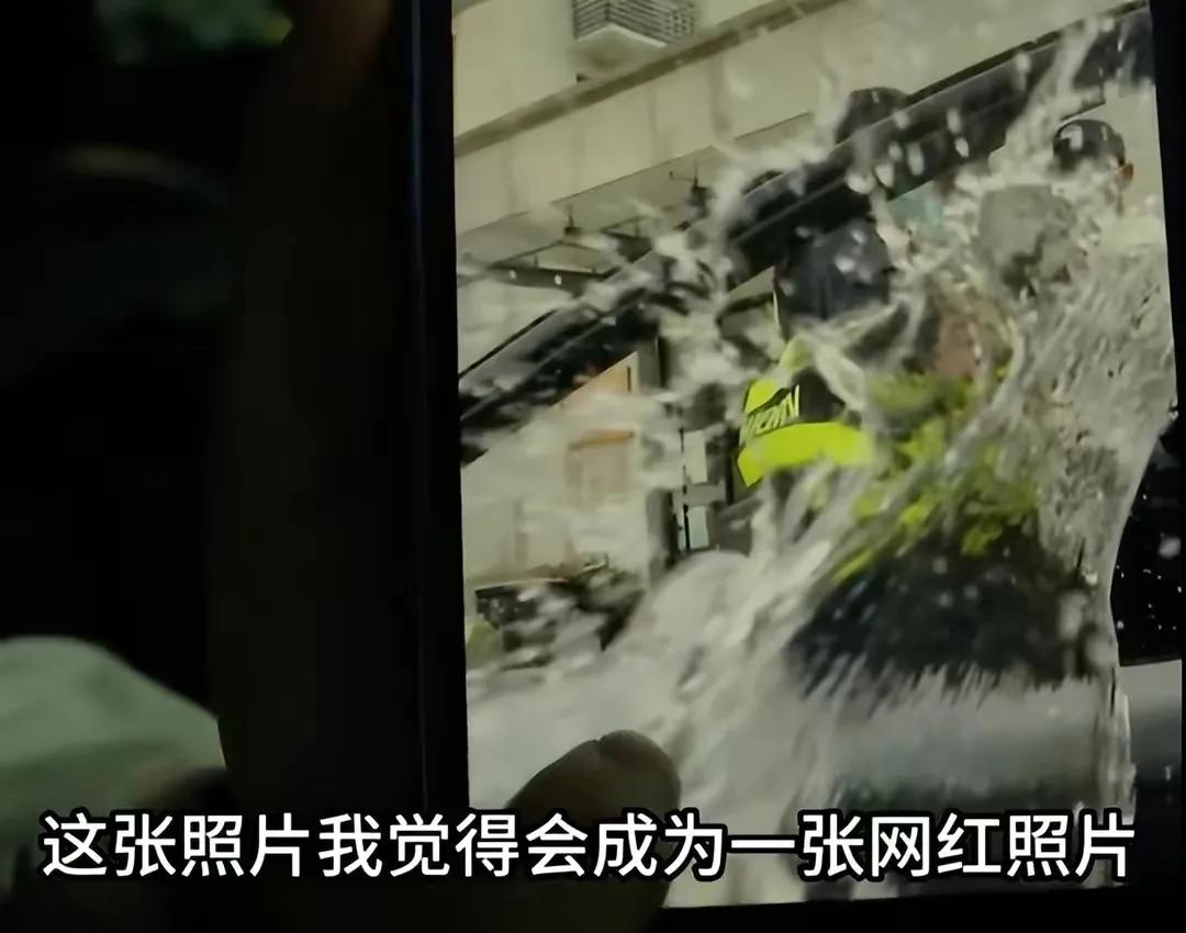 霸车父女结局，女儿正脸被扒，行拘拒签字，网友：怕是嫁不出去了