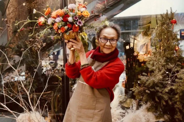 金鸡奖最佳女配角领奖,2023金鸡奖最佳女配角是谁