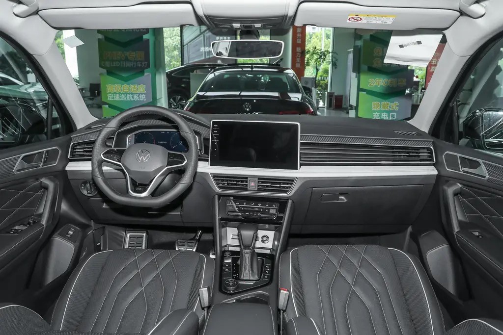 25万买宝马x1四缸2.0t落地多少钱,25万落地选择宝马x1还是合资车