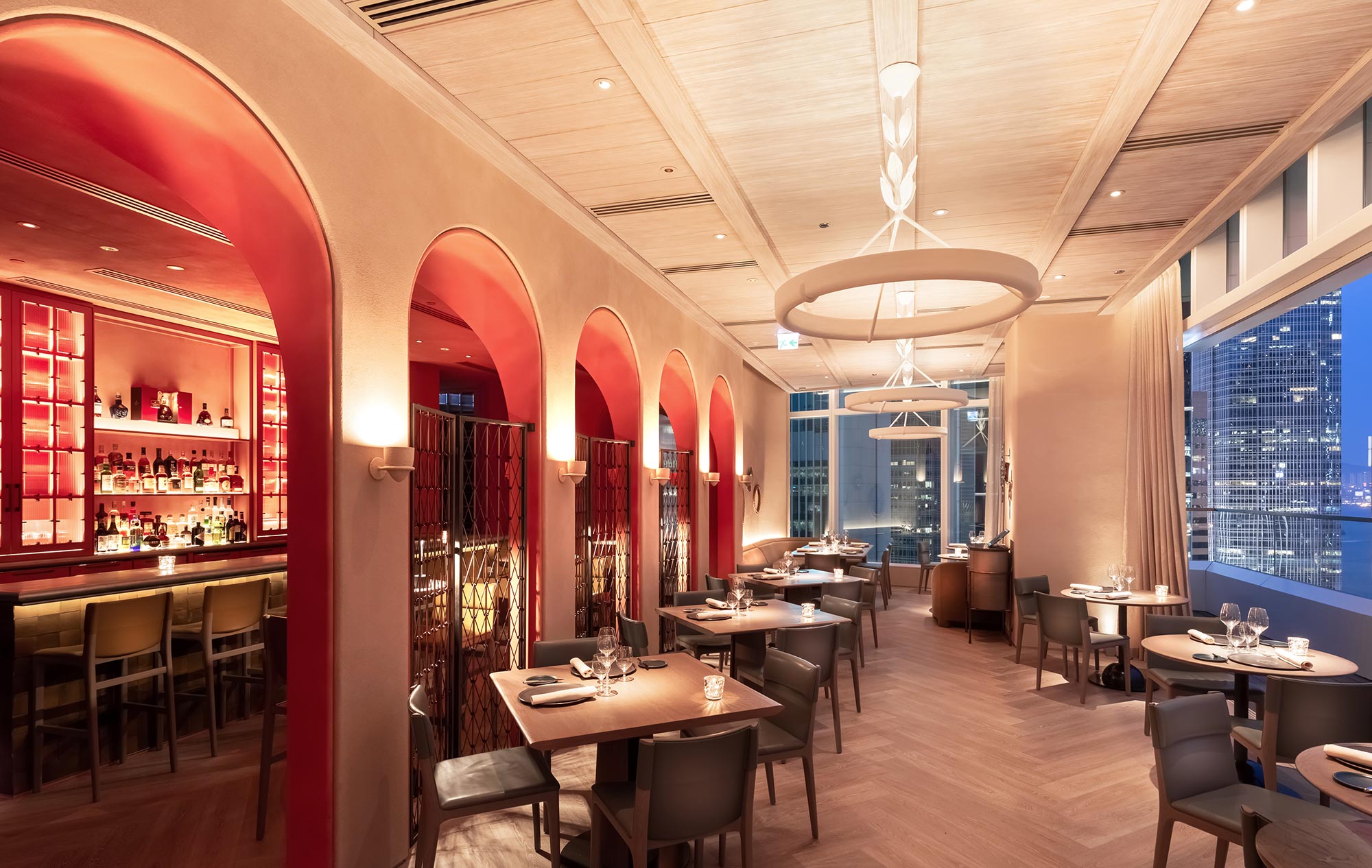 在香港的米其林餐厅用餐,在香港的豪华正餐