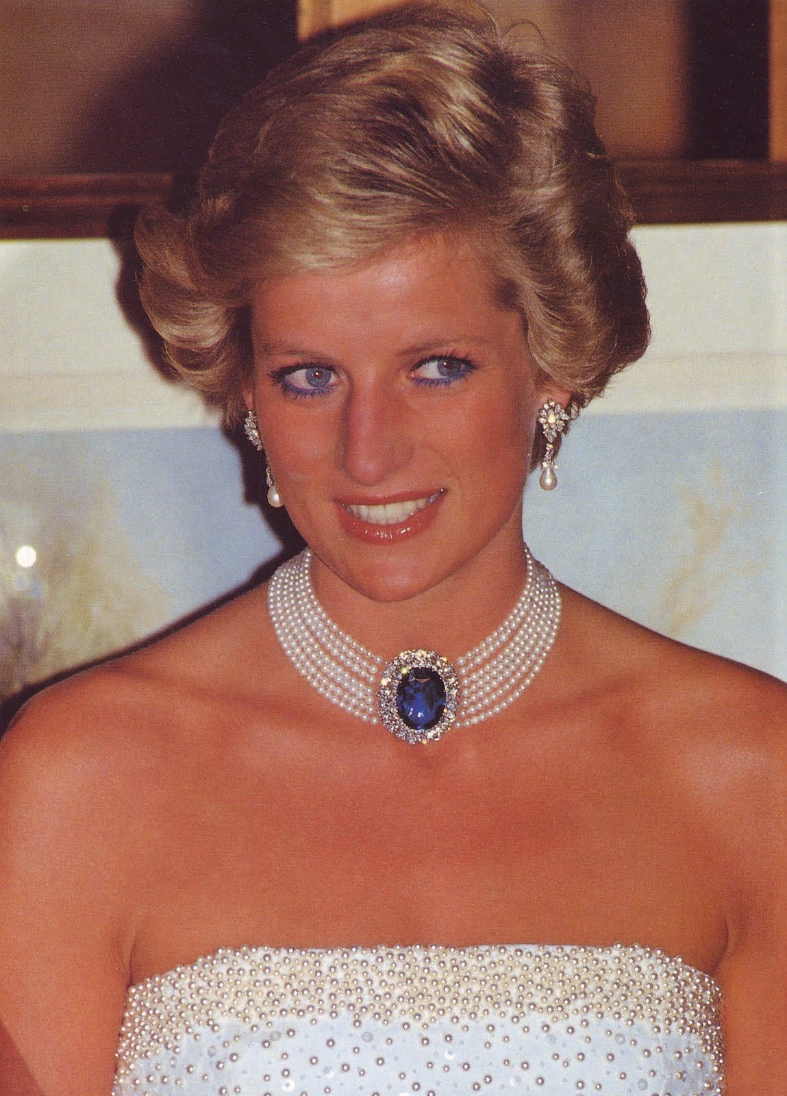 英国王室的顶级珍珠首饰图片,英王室皇冠权杖金球