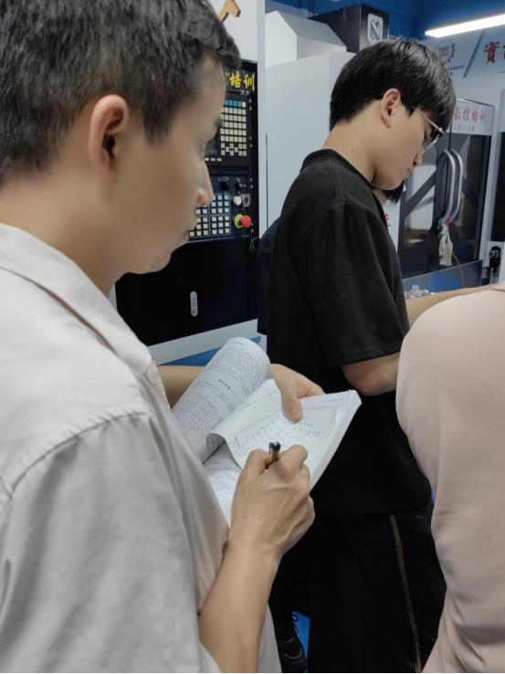 中山市数控车床培训学校,广州市数控车床编程培训班