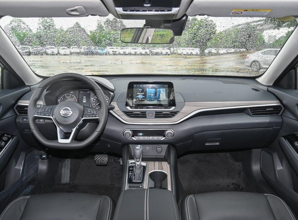 2.0L发动机够用不,2.0l天籁老款动力