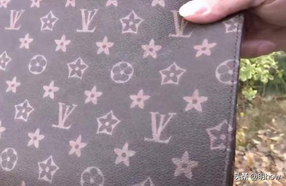 男子花128买lv包买到假货,男子花128元买包怀疑是假lv热点