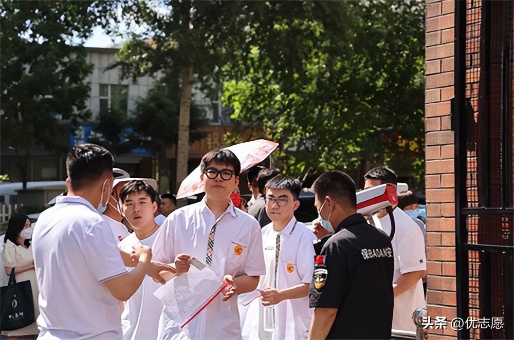 直击高考现场2018,直击高考第一现场助力高考