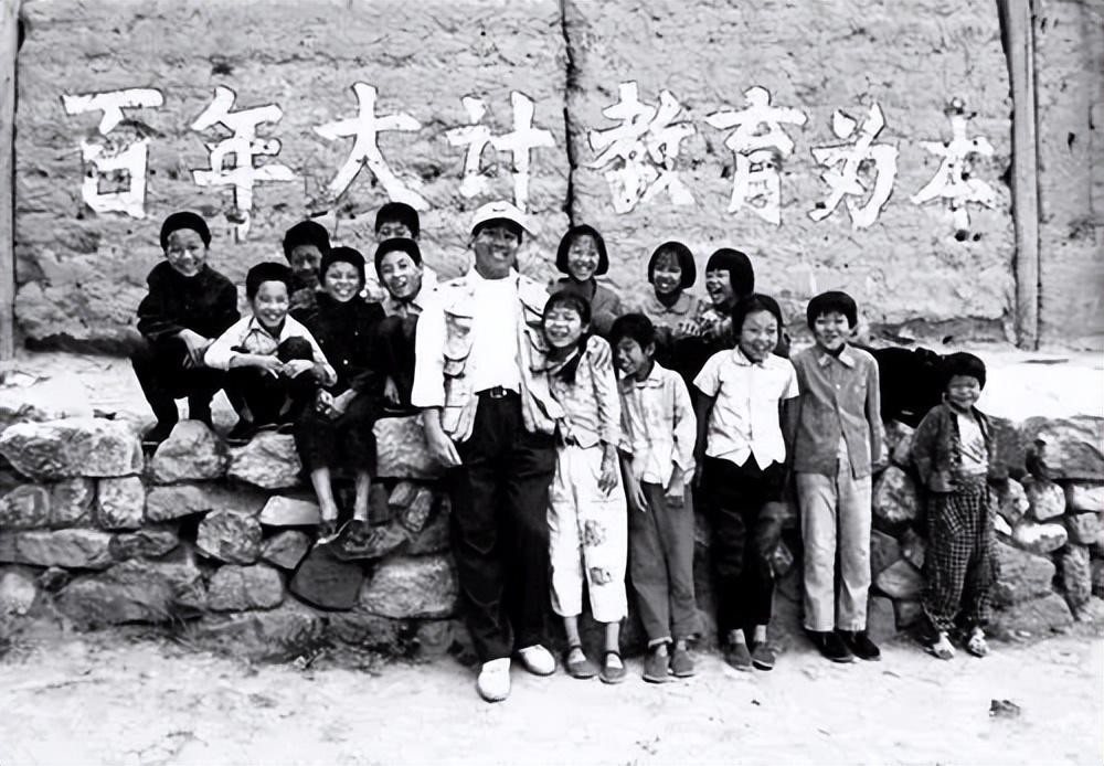 大眼睛女孩苏明娟100字人物事迹,安徽女孩苏明娟近况