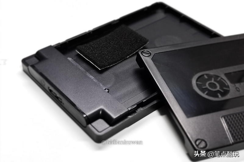 80后一定感慨万千!把硬盘变成磁带,换个形式陪你过年