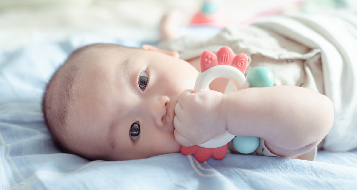 她有了准生证可以生二胎了,第二次剖宫产,她要求同时做绝育手术