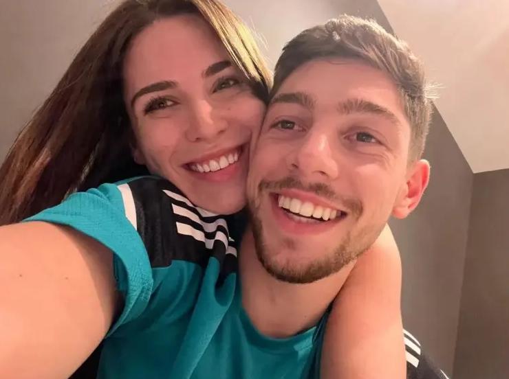 比C罗姐姐更狠的是巴尔韦德媳妇送别胖虎送出顶“绿帽”？