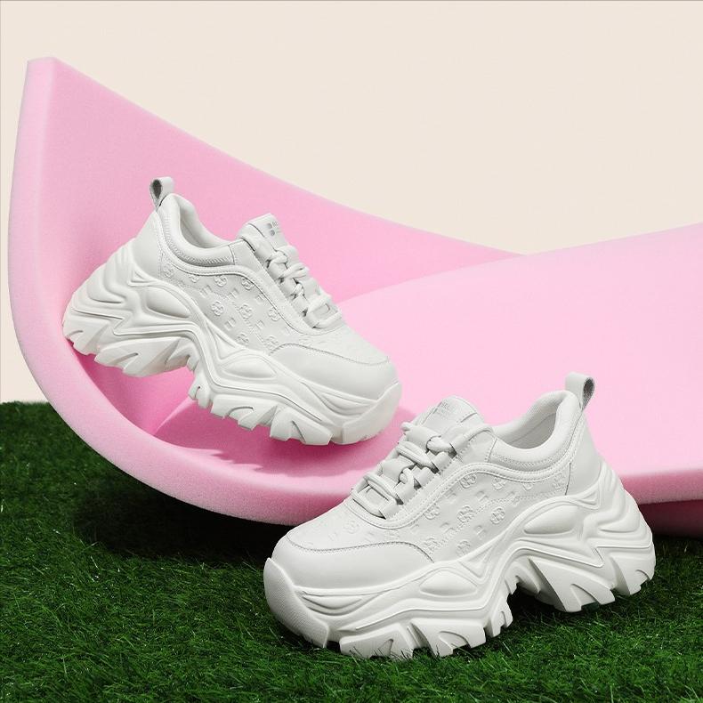 50多岁女人冬季穿什么鞋子好看,50岁女性穿什么鞋子百搭