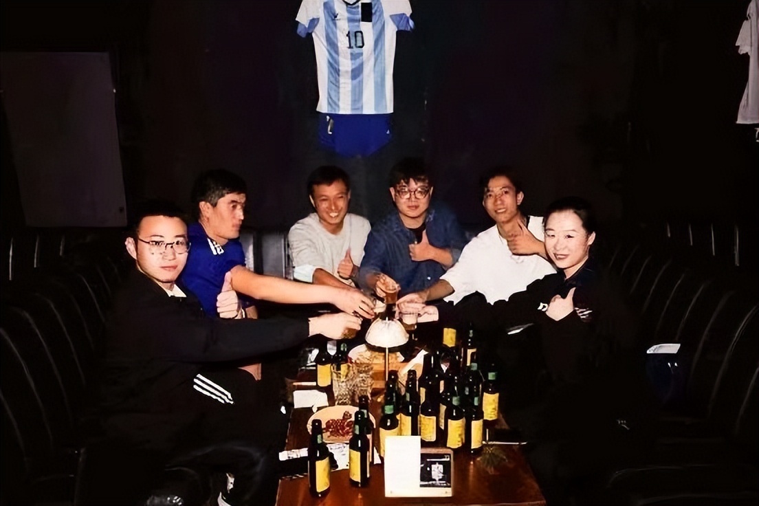 健康精酿啤酒品牌玻嗨皮携手英爵花园餐吧，打响世界杯营销第一枪