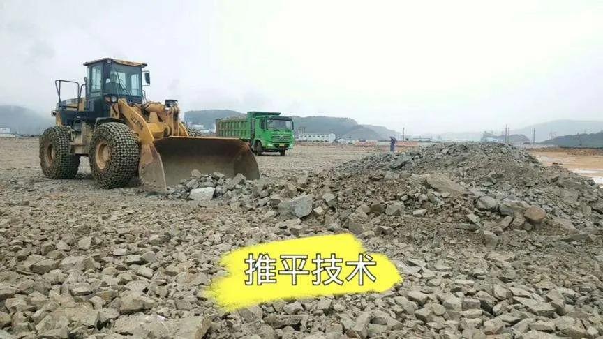 了解装载机安全操作步骤四部曲,装载机驾驶员安全驾驶口号