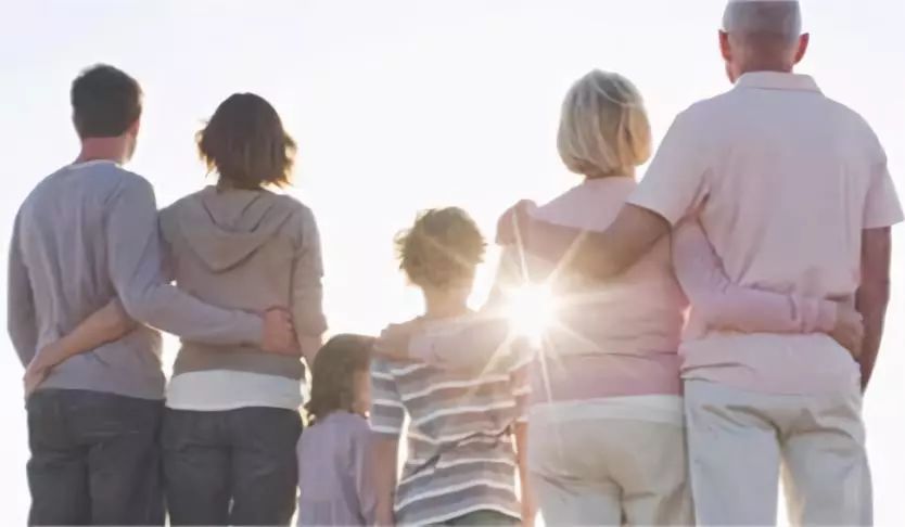 我们移民之后父母该怎么办？4+1种家人团聚方案！