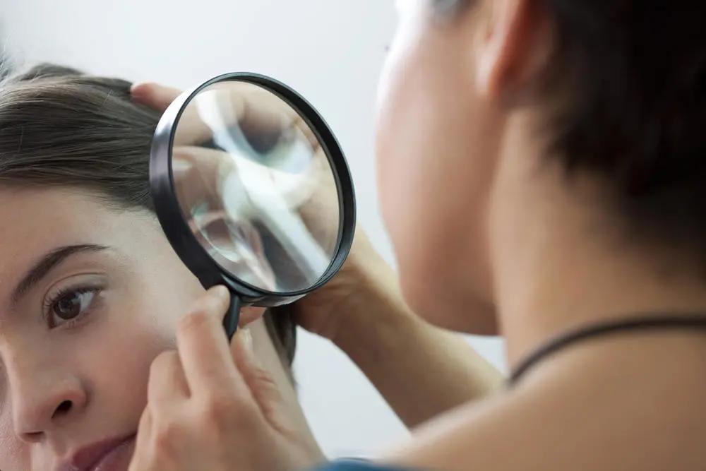 白头发真的不能拔吗会越拔越多吗,长了白头发该拔还是不该拔