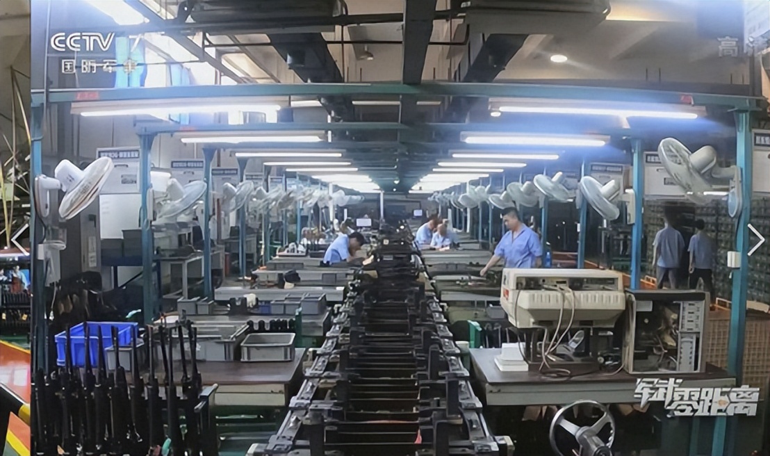 刚刚进队伍的新兵发武器吗,刚入伍的都配发什么枪